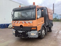 Mercedes 1518 straatveegmachine