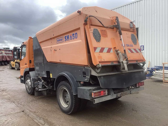 Mercedes 1518 straatveegmachine - afbeelding 8 van  13