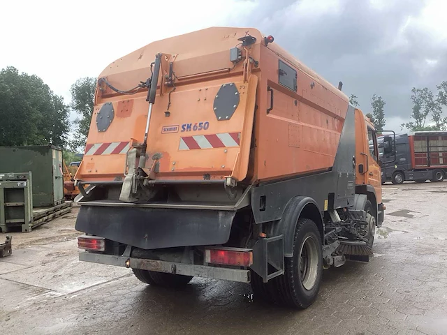 Mercedes 1518 straatveegmachine - afbeelding 9 van  13