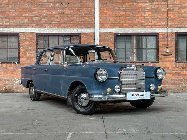 Mercedes 190d c-limousine 1963 oldtimer - afbeelding 27 van  30