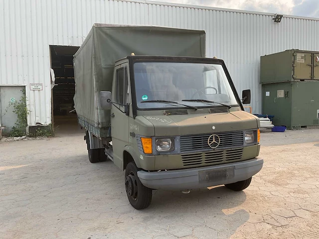 Mercedes 408d legervoertuig - afbeelding 5 van  12
