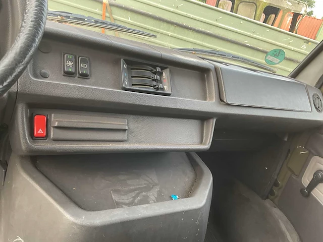 Mercedes 408d legervoertuig - afbeelding 12 van  12