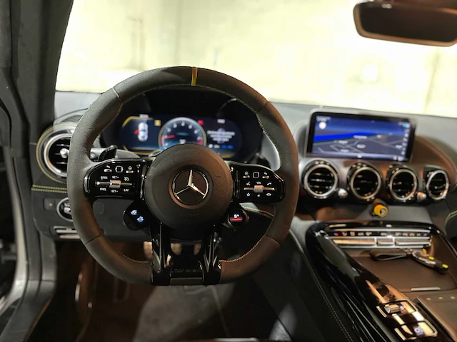 Mercedes-amg gt-r 4.0 v8 585pk 2019 carbon mercedes-benz (btw), nl-kenteken - afbeelding 19 van  45