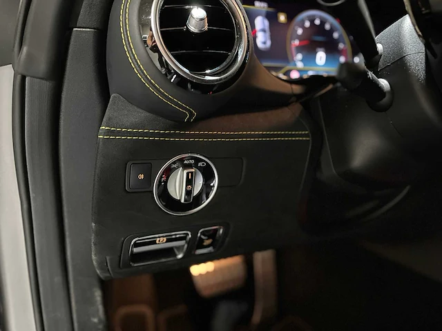 Mercedes-amg gt-r 4.0 v8 585pk 2019 carbon mercedes-benz (btw), nl-kenteken - afbeelding 21 van  45