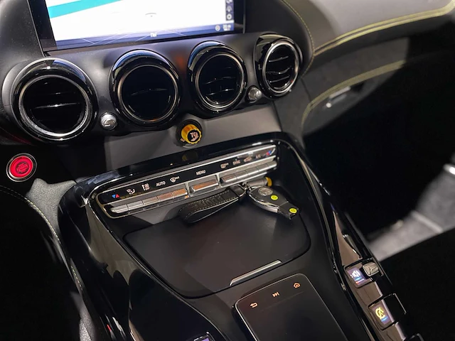 Mercedes-amg gt-r 4.0 v8 585pk 2019 carbon mercedes-benz (btw), nl-kenteken - afbeelding 29 van  45