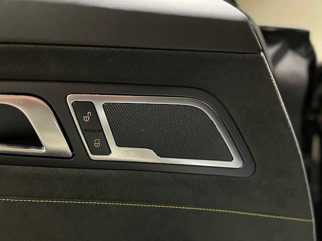 Mercedes-amg gt-r 4.0 v8 585pk 2019 carbon mercedes-benz (btw), nl-kenteken - afbeelding 35 van  45