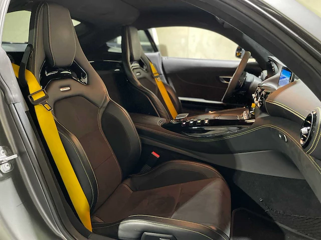 Mercedes-amg gt-r 4.0 v8 585pk 2019 carbon mercedes-benz (btw), nl-kenteken - afbeelding 41 van  45