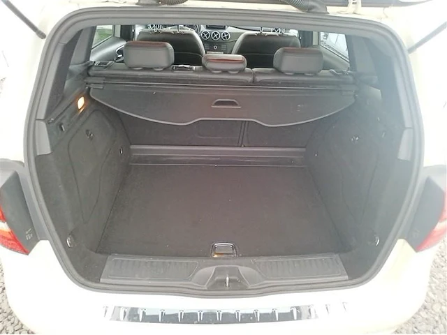 Mercedes b180, 2017 - afbeelding 28 van  31
