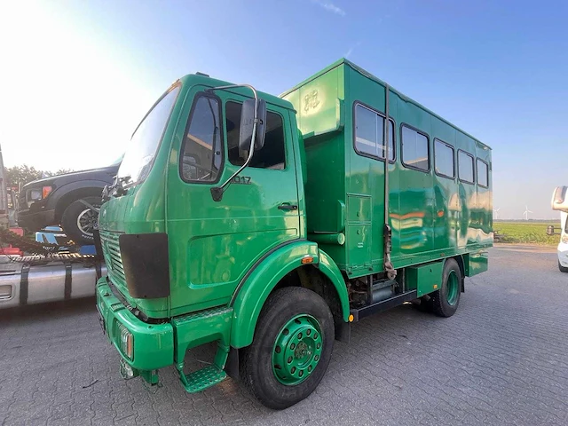 Mercedes benz - 1017 - vrachtwagen - afbeelding 1 van  4