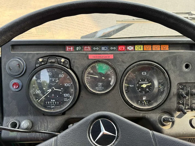 Mercedes benz - 1017 - vrachtwagen - afbeelding 30 van  37