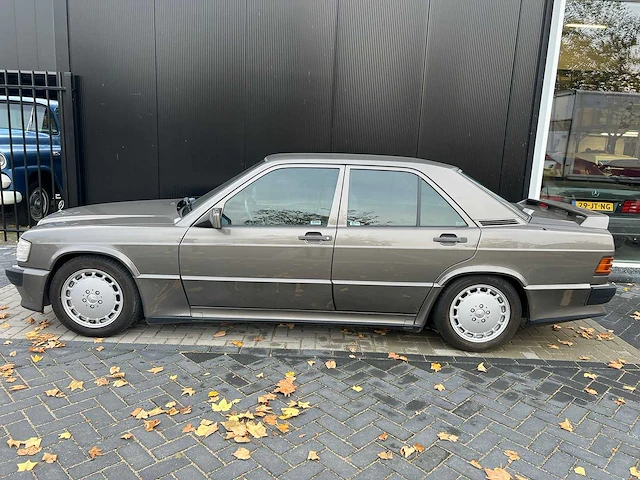 Mercedes-benz - 190 - 2.5 d turbo (1989) - afbeelding 7 van  18