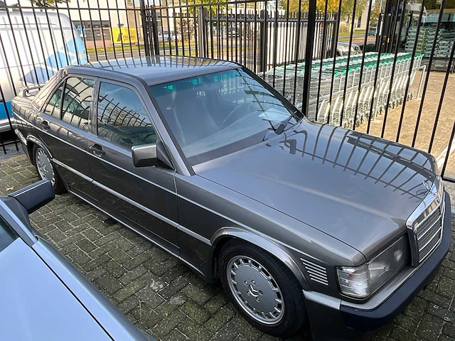 Mercedes-benz - 190 - 2.5 d turbo (1989) - afbeelding 11 van  18