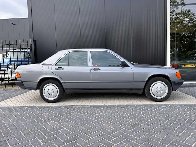 Mercedes-benz - 190-serie - 2.0 e (1987) - afbeelding 6 van  19