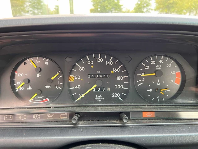 Mercedes-benz - 190-serie - 2.0 e (1987) - afbeelding 9 van  19