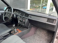 Mercedes-benz - 190-serie - 2.0 e (1987) - afbeelding 16 van  19