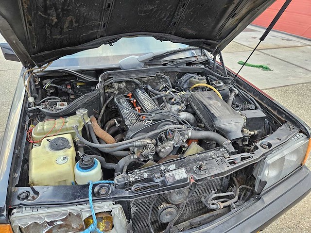 Mercedes-benz - 190-serie - 2.3/16 e - classic cars >15 - afbeelding 2 van  47