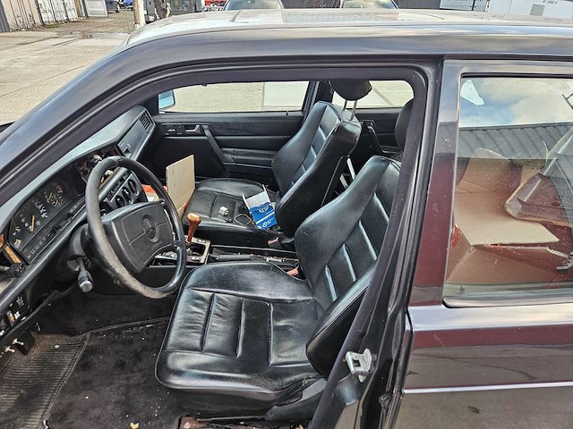 Mercedes-benz - 190-serie - 2.3/16 e - classic cars >15 - afbeelding 16 van  47