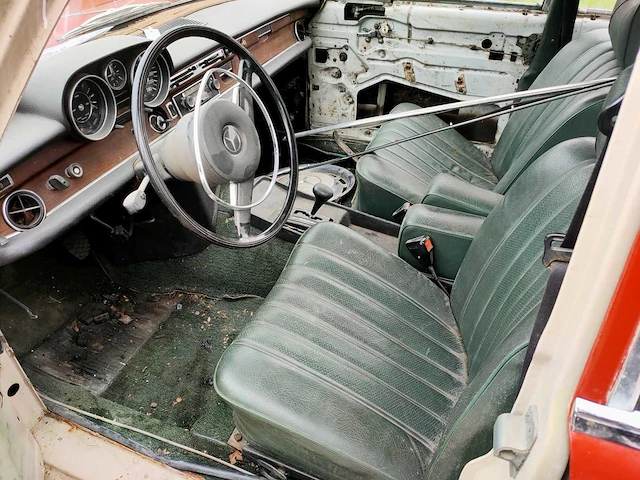 Mercedes-benz - 1971 - w108 280 se - 3.5 v8 - dr-10-55 - afbeelding 4 van  14