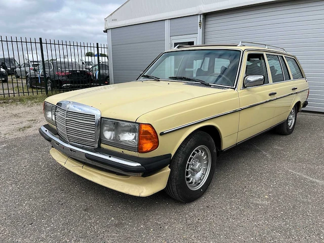 Mercedes-benz - 1979 - 200-280 (w123) combi - 280 te - personenauto - afbeelding 1 van  12