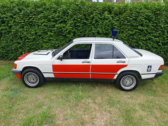 Mercedes-benz - 1983 - 190-serie - 2.0 - 73-tfd-9 - afbeelding 13 van  24