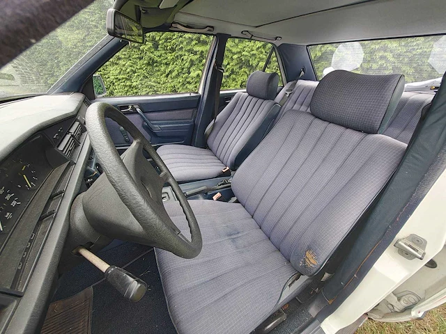 Mercedes-benz - 1983 - 190-serie - 2.0 - 73-tfd-9 - afbeelding 14 van  24