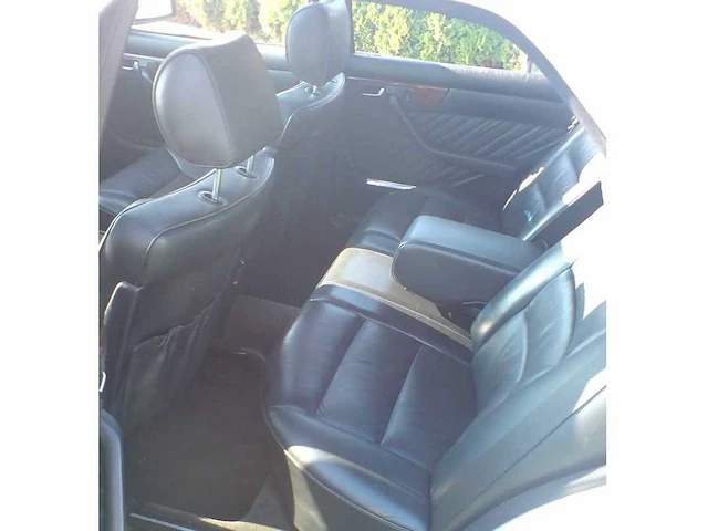 Mercedes-benz - 1989 - w126 - 560 se - personenauto - afbeelding 2 van  17