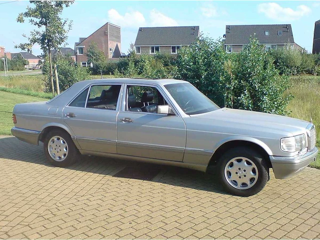 Mercedes-benz - 1989 - w126 - 560 se - personenauto - afbeelding 13 van  17