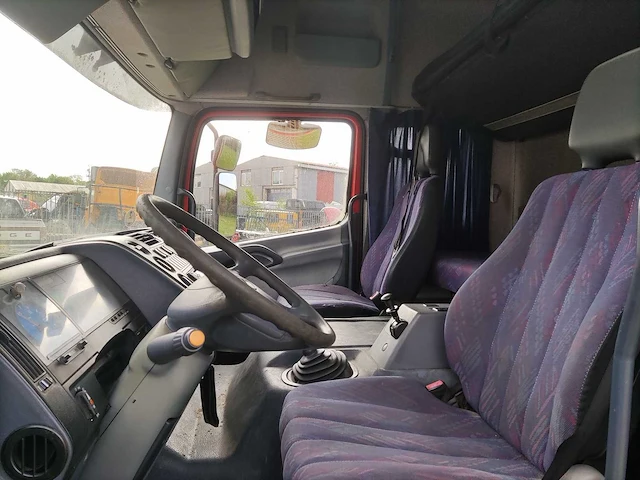 Mercedes-benz - 1999 - vrachtwagen - afbeelding 4 van  51
