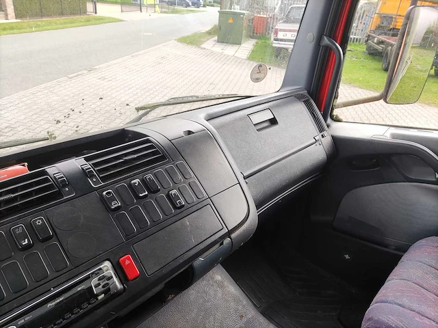Mercedes-benz - 1999 - vrachtwagen - afbeelding 7 van  51