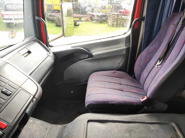 Mercedes-benz - 1999 - vrachtwagen - afbeelding 8 van  51