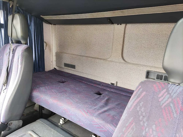 Mercedes-benz - 1999 - vrachtwagen - afbeelding 11 van  51