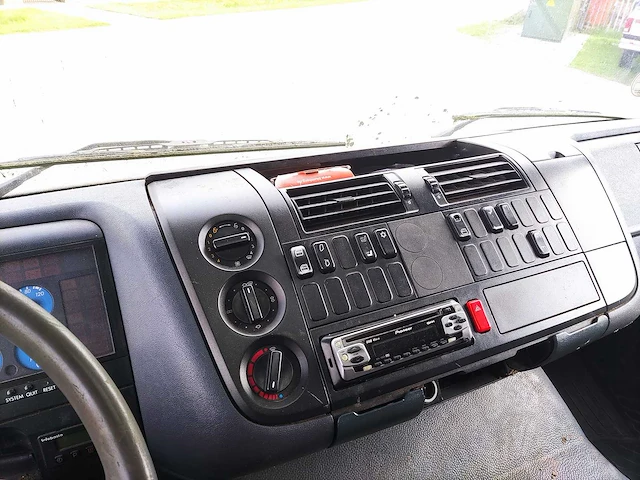 Mercedes-benz - 1999 - vrachtwagen - afbeelding 5 van  51