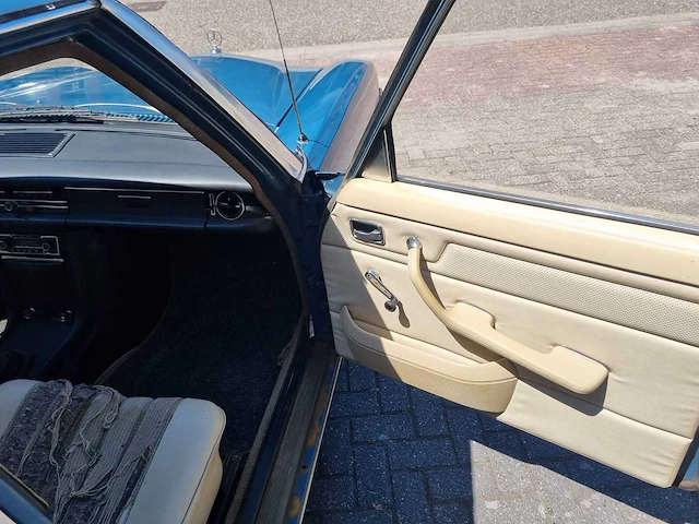 Mercedes-benz - 200-280 (w114) - 230 - car - afbeelding 2 van  13