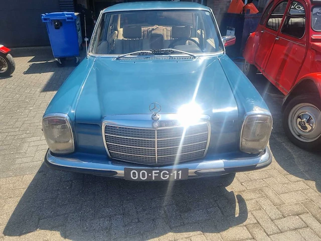 Mercedes-benz - 200-280 (w114) - 230 - car - afbeelding 7 van  13