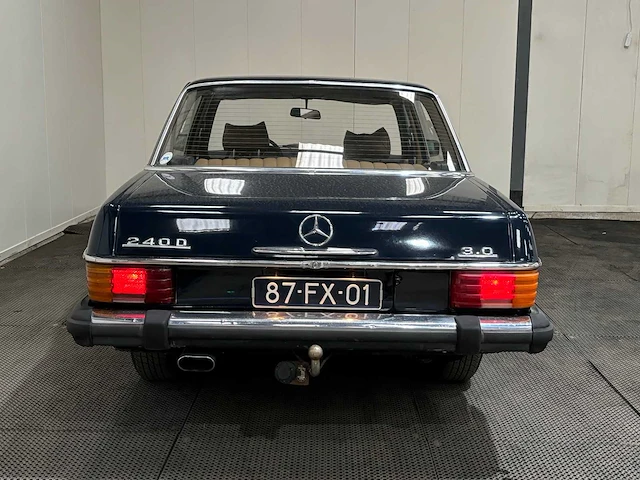 Mercedes-benz - 200-280 (w115) - 240 d 3.0 - 1975 - oldtimer - afbeelding 2 van  45