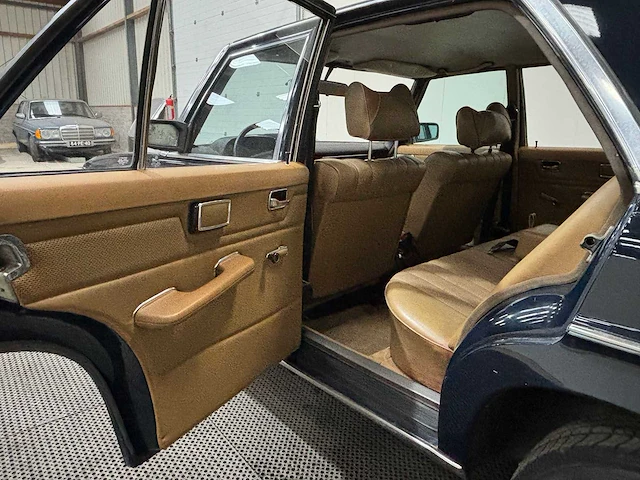 Mercedes-benz - 200-280 (w115) - 240 d 3.0 - 1975 - oldtimer - afbeelding 8 van  45