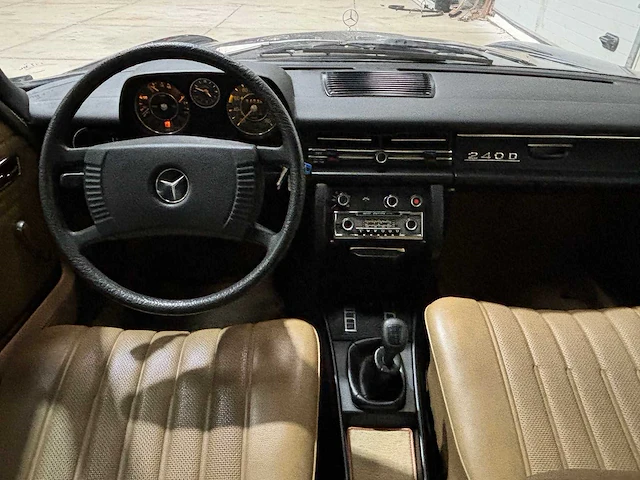 Mercedes-benz - 200-280 (w115) - 240 d 3.0 - 1975 - oldtimer - afbeelding 11 van  45