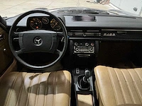 Mercedes-benz - 200-280 (w115) - 240 d 3.0 - 1975 - oldtimer - afbeelding 11 van  45