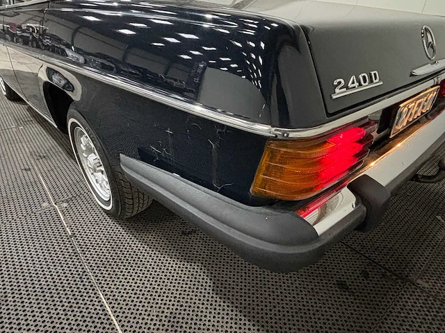 Mercedes-benz - 200-280 (w115) - 240 d 3.0 - 1975 - oldtimer - afbeelding 22 van  45
