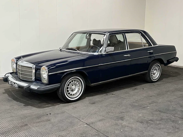 Mercedes-benz - 200-280 (w115) - 240 d 3.0 - 1975 - oldtimer - afbeelding 23 van  45