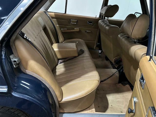 Mercedes-benz - 200-280 (w115) - 240 d 3.0 - 1975 - oldtimer - afbeelding 39 van  45