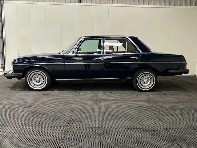 Mercedes-benz - 200-280 (w115) - 240 d 3.0 - 1975 - oldtimer - afbeelding 34 van  45