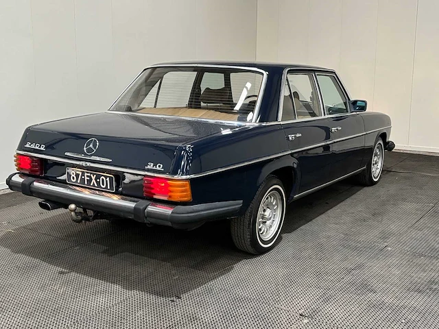 Mercedes-benz - 200-280 (w115) - 240 d 3.0 - 1975 - oldtimer - afbeelding 45 van  45