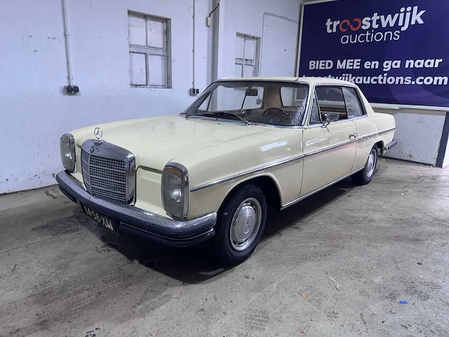 Mercedes-benz - 200-280 (w115) - 250 c lpg - 14-58-xm - afbeelding 1 van  20