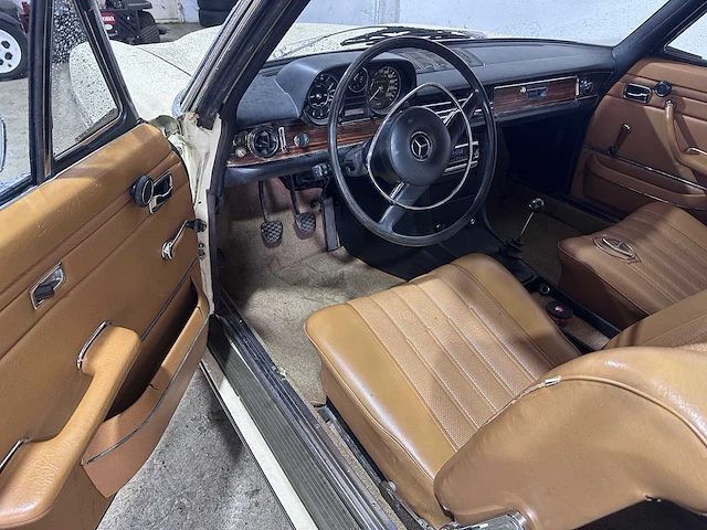 Mercedes-benz - 200-280 (w115) - 250 c lpg - 14-58-xm - afbeelding 20 van  20