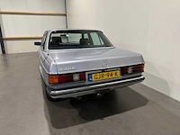 Mercedes-benz - 200-280 (w123) - 230 e - oldtimer - afbeelding 12 van  17
