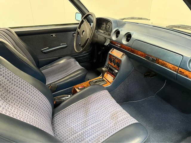 Mercedes-benz - 200-280 (w123) 230 c oldtimer - 1978 - afbeelding 13 van  34