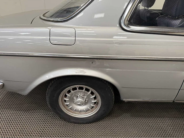 Mercedes-benz - 200-280 (w123) 230 c oldtimer - 1978 - afbeelding 33 van  34