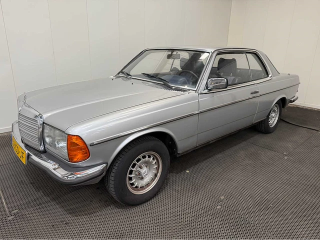 Mercedes-benz - 200-280 (w123) 230 c oldtimer - 1978 - afbeelding 3 van  34
