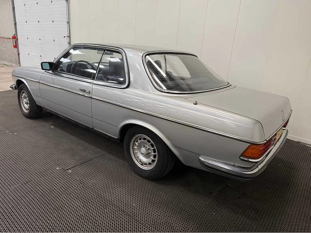 Mercedes-benz - 200-280 (w123) 230 c oldtimer - 1978 - afbeelding 5 van  34